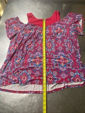 Women’s Torrid size 2 Cold-Shoulder Pink Patterned Top